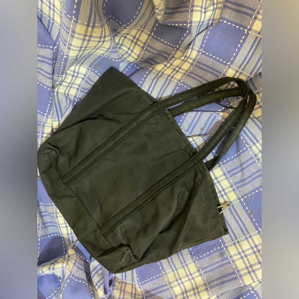 Prada tote - Picture 3 of 4